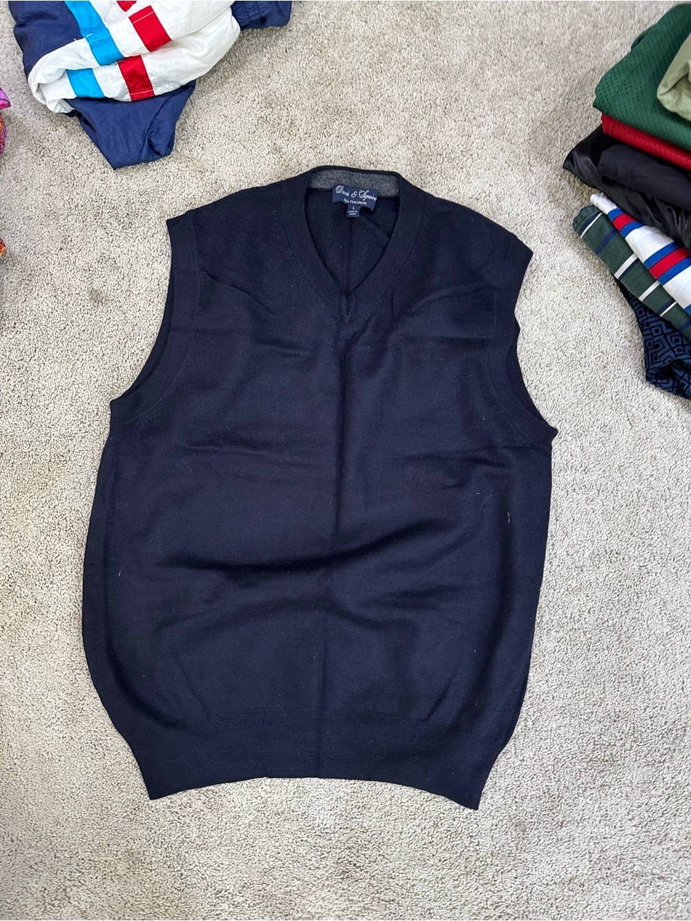 Club Room Men's Black V-Neck Sweater Vest